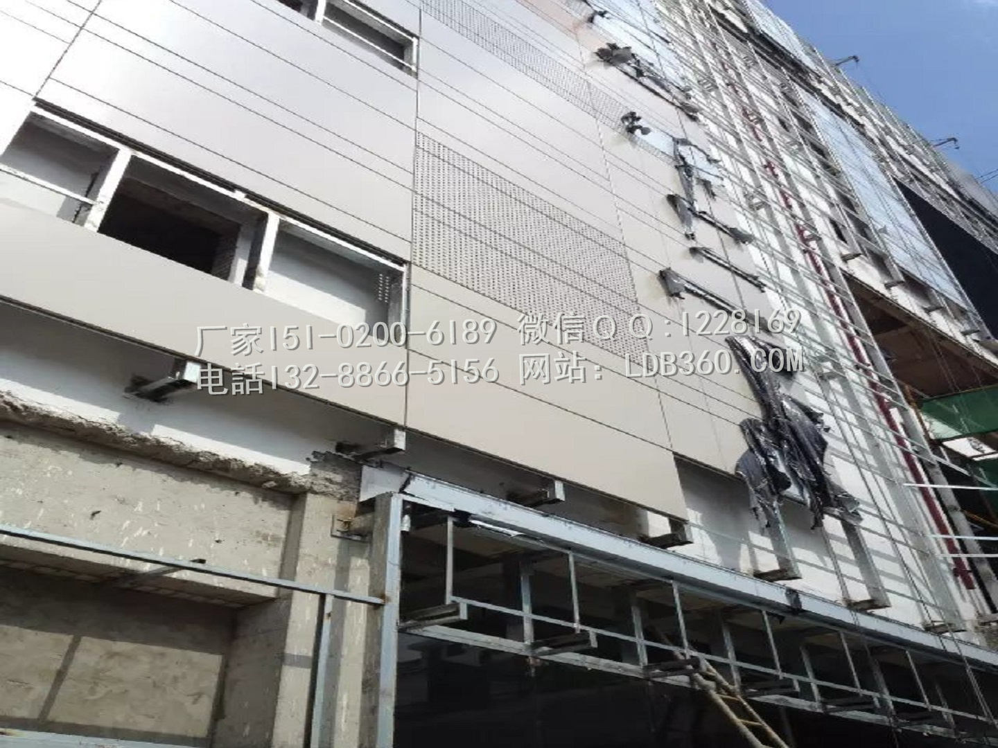 氟碳涂装铝单板 赋能建筑外立面与商业门头的卓越装饰材料